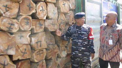TNI AL Gagalkan Penyelundupan Kayu Ilegal Rp600 Juta di Surabaya