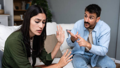 Suami Tukang Umbar Aib Istri di Depan Teman-temannya: Termasuk Golongan Manusia Paling Buruk di Hari Kiamat, Buya Yahya Sebut Ancamannya Begini