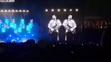 Muse dalam konser di Jakarta