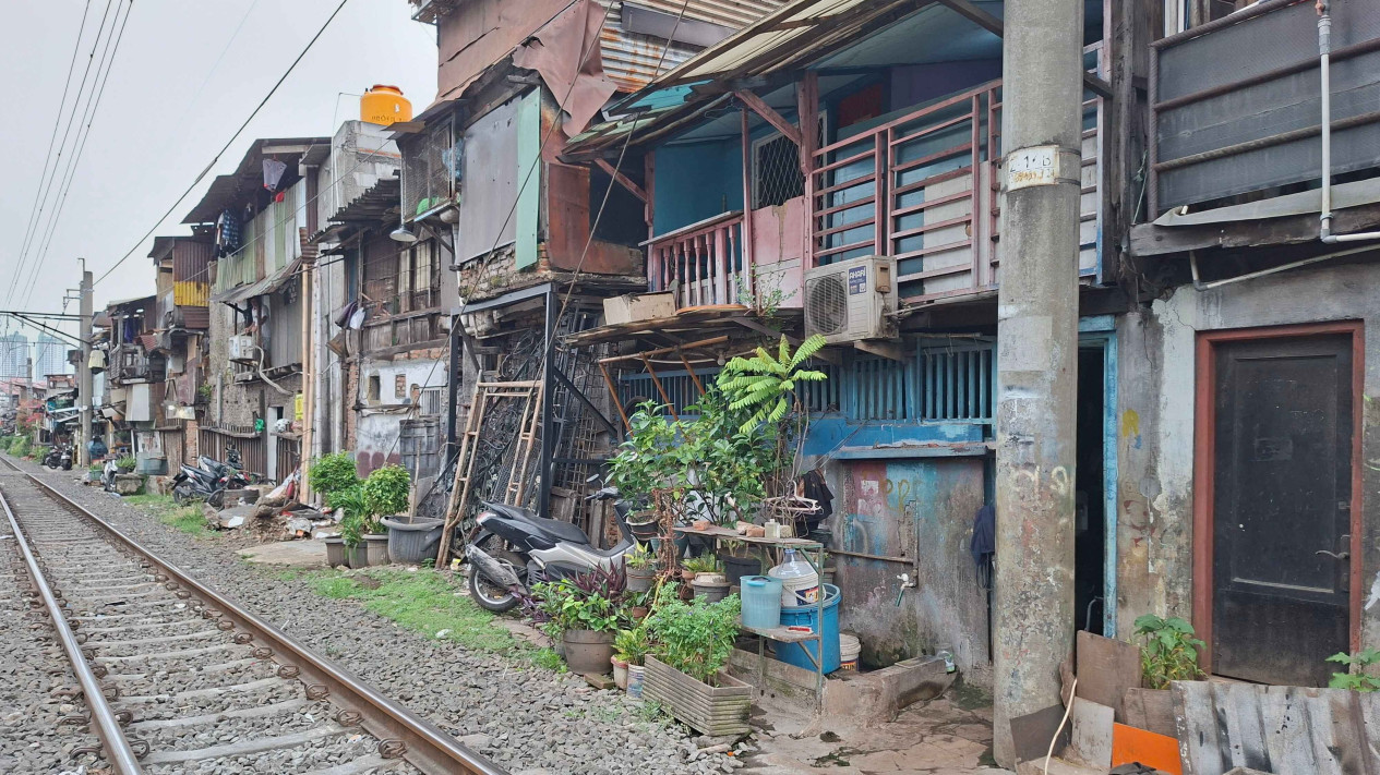 Kisah Warga Petamburan Bertahan Saat Tempat Tinggal Jadi Jalur Pelarian Massa Aksi Unjuk Rasa: Rumah Diselimuti Gas Air Mata
            - galeri foto