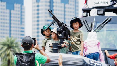 Ribuan Orang Padati Monas Hari ini, Antusias Lihat Pameran Alutsista-TNI Fair