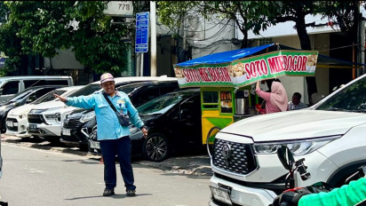Lahan Parkir Masih Jadi Masalah di Jakarta, Kawasan Kuliner Sabang Tertib tapi Pejalan Kaki Jadi Korban Kehilangan Hak