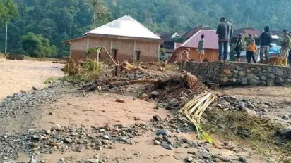 Banjir Bandang Terjang OKU Selatan, 3 Warga Hilang Diterjang Arus dan 3 Rumah Hanyut