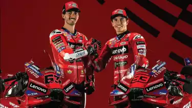 Francesco Bagnaia dan Marc Marquez rider Ducati Team di MotoGP 2025
