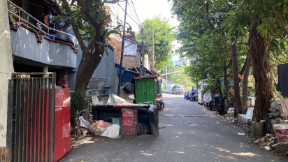 Melihat Kampung Kumuh RW 004 Kelurahan Kenari Jakpus, Bantaran Sungai Ciliwung dan RS Mewah Jadi Saksi Kehidupan