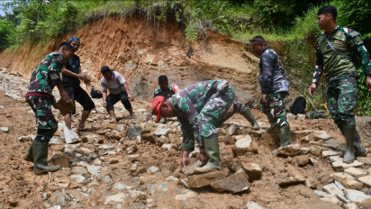 Buntut Viral, TNI Bangun Akses Jalan Desa Terpencil di Kabupaten Nias