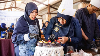 Upaya Buka Lapangan Kerja, Ibu-ibu di Kota Bandung Ikut Pelatihan Keterampilan
