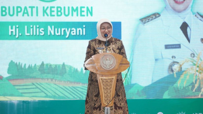 Beri Bantuan Alsintan, Wamentan Sudaryono Apresiasi Petani Kebumen yang Kompak dan Produktif