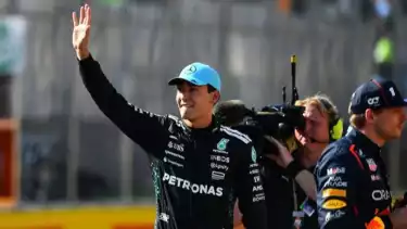 Pembalap Mercedes George Russell