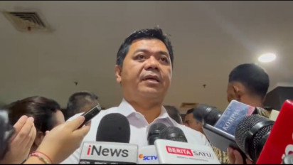 Guru Madrasah Titip Pesan Khusus ke Wamensesneg untuk Presiden, Minta Diangkat Jadi PPPK