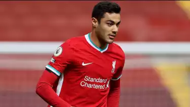 Mantan pemain Liverpool yang beragama Islam, Ozan Kabak.
