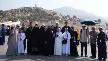 Teh Resty bersama jemaah MGH Tours