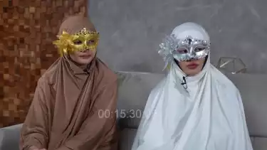 Z (22) dan S (21) korban kasus pencabulan MR (52) menceritakan penderitaan mereka di hadapan dr Richard Lee.