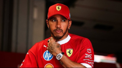 Sebut Lewis Hamilton Sudah Temukan Masalah di Mobil Miliknya, Pengamat F1 Ini Yakin Pembalap Anyar Ferrari Itu Bisa...