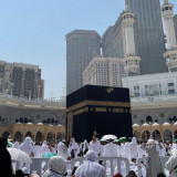 58 Ribu Jemaah Umrah Indonesia Diimbau Tak Panik, Pemerintah Pastikan Keselamatan Jadi Prioritas