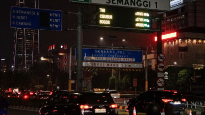 Jalan Gatot Subroto Masih Macet Akibat Perbaikan GT Semanggi I pada Kamis (25/9/2025) Malam