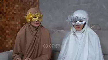 Keponakan dan anak kandung Kiai MR ceritakan kronologi lengkap aksi pencabulan tokoh agama di Bekasi tersebut.