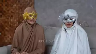 Keponakan dan anak angkat Kiai MR ceritakan kronologi lengkap aksi pencabulan tokoh agama di Bekasi tersebut.