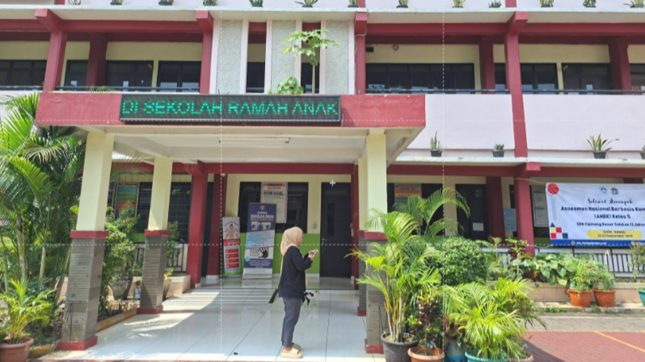 Meski Ramai Kasus Keracunan, SDN CBS 12 Jakarta Timur Pastikan MBG Sangat Dinanti Siswa
            - galeri foto