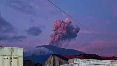 Pos Gunung Api Catat 12 Letusan Marapi hingga 26 September 2025