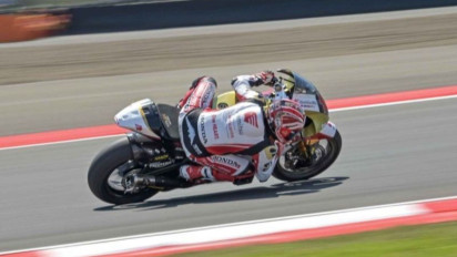 Rekap Hasil Tes Pramusim Moto2 2026: Mario Aji Terjatuh, Pembalap Indonesia Terdampar di Posisi Buncit di Hari Kedua