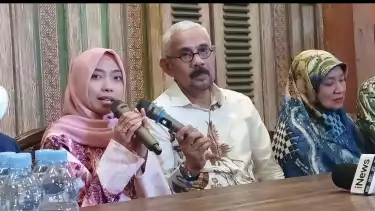 Meta Ayu Puspitantri, istri dari Arya Daru Pangayunan meminta pihak-pihak terkait agar tidak membuat framing negatif atas kematian suaminya.