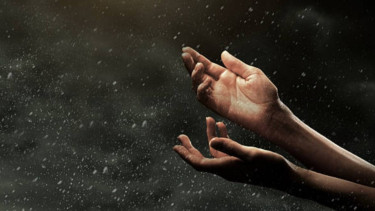 Hujan Turun Pertanda Nikmat Allah Datang, Perbanyak Doa yang Diajarkan Rasulullah Agar Membawa Rezeki dan Berkah