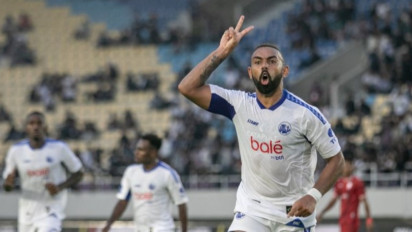 Gol Injury Time Bikin Arema FC Gigit Jari, Persis Solo Selamat dari Kekalahan