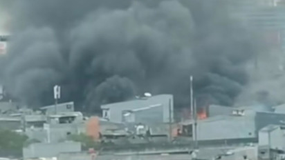 Ribuan Orang Terdampak Akibat Kebakaran Hebat di Tamansari Jakbar