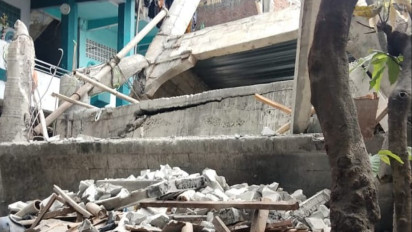 Breaking News! Bangunan di Pesantren Al Khoziny Sidoarjo Ambruk Saat Santri Salat Ashar, Puluhan Orang Masih Terjebak Reruntuhan