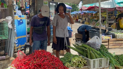 Harga Cabai Merah Keriting Tembus Rp60 Ribu Per Kilogram di Pasar Minggu, Penjual: Ongkos Mahal, Bawaan Dibatasi