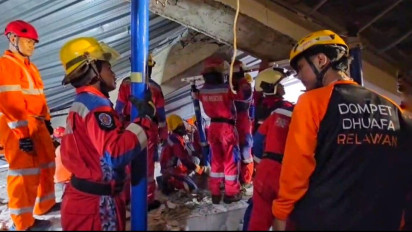 Tim SAR Gabungan Lakukan Pencarian dan Evakuasi Korban Ambruknya Bangunan Ponpes Al Khoziny Buduran, Sidoarjo