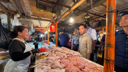 Wapres Gibran Keliling Pasar Senen, Dengarkan Keluhan Langsung hingga Janji Lindungi Pedagang Kecil
