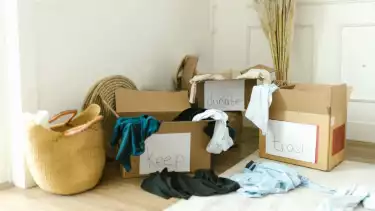 Ilustrasi baju tak terpakai