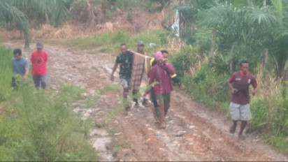 Pilu! Kondisi Jalan Buruk di Bengkulu, Seorang Wanita Hamil yang Keguguran Harus Ditandu 5 Kilometer