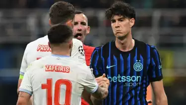Bek tengah Inter Milan Alessandro Bastoni