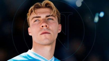 Liga Champions: Pemain Milik Manchester United Rasmus Hojlund Angkat Topi untuk Kevin de Bruyne usai Bawa Napoli Sikat Sporting CP