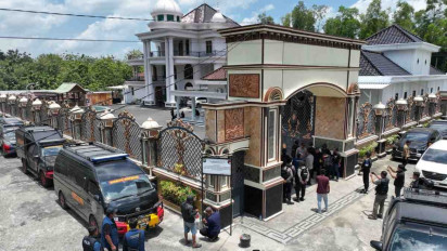 Ditresnarkoba Polda Jatim Grebek Rumah Terduga Bandar Narkoba, dan Sita Rumah Istana Milik Pelaku