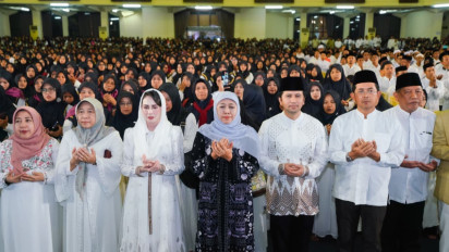 Jelang Hari Jadi Jatim ke-80, Gubernur Khofifah bersama 4000 Hafidz-Hafidzah Gelar Doa untuk Para Pahlawan, dan Korban Musibah Ponpes Al Khoziny