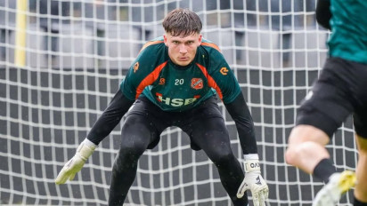 Siapa Kayne van Oevelen? Kiper Jangkung Keturunan Surabaya yang Siap Tantang Maarten Paes dan Emil Audero di Timnas Indonesia