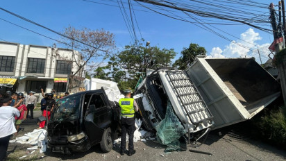 Kronologi Dump Truk Terjun Bebas dari Tol Tangerang-Merak, Lima Orang Luka-Luka