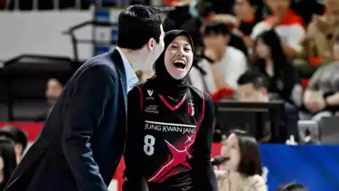 Megawati Hangestri dan pelatih Red Sparks Ko Hee-jin