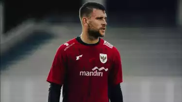 Maarten Paes dan Jay Idzes