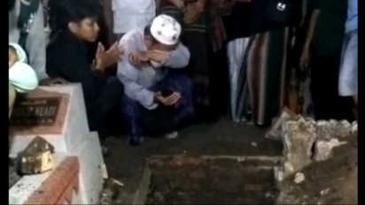 Cerita Pilu Orang Tua Santri Ponpes Al Khoziny, Lega Anaknya Ditemukan Meski Sudah Tak Bernyawa: Dia itu...