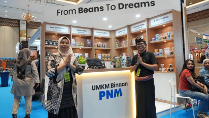 Bawa Nasabah dari Lereng Gunung ke Panggung Nasional, PNM Harumkan Inacraft 2025 dengan Wangi Kopi Sembalun