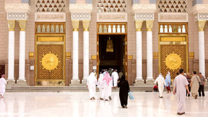 Tolong Jangan Asal Selonong Masuk Masjid, Simak Doa Masuk dan Keluar Masjid Termasuk Adab yang Sering Terlupa