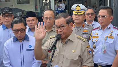 Pramono Sebut Pengunjung Night at The Ragunan Zoo Membludak, Penataan Parkir Disorot