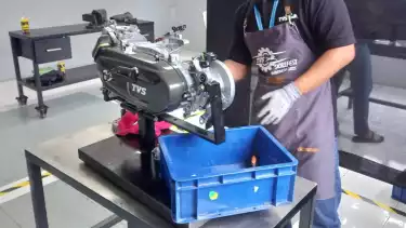 Bukan Cuma Sekadar Servis, Inovasi dan Keterampilan Utak-atik Mesin Jadi Transformasi Peran Mekanik di Era Sepeda Motor Modern