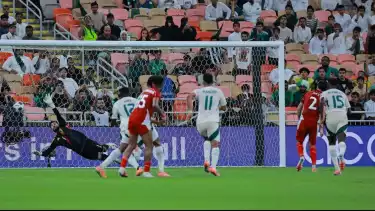 Gol Penalti Kevin Diks