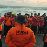 Seorang Pelajar SMP Hilang Terseret Ombak saat Berenang di Pantai Jatimalang Purworejo